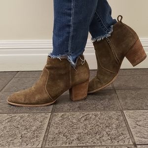 Madewell Brenner Suede Mink Booties